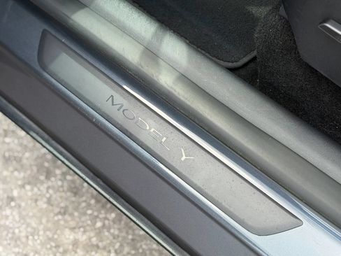 Used 2023 Tesla Model Y Long Range AWD/4WD image 33