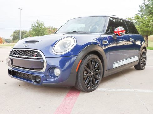 Used 2017 MINI Cooper S image 3