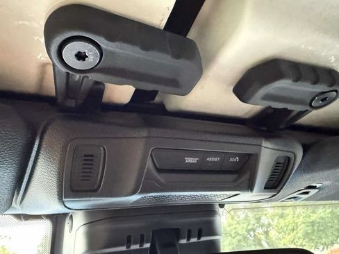 Used 2024 Jeep Wrangler Unlimited AWD/4WD image 29