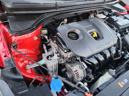 Used 2020 Hyundai Elantra SEL image 38