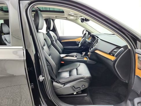 Used 2021 Volvo XC90 T6 Momentum w/ Advanced Package AWD/4WD image 14