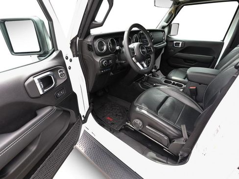 Used 2023 Jeep Wrangler Unlimited Sahara w/ Cold Weather Group AWD/4WD image 11