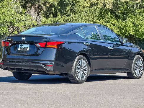 Used 2024 Nissan Altima 2.5 SV FWD image 4
