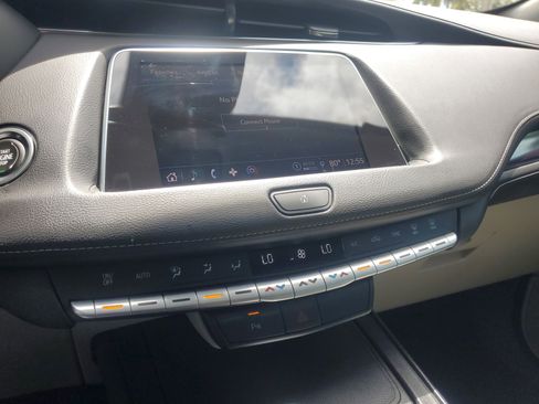 Used 2023 Cadillac XT4 Luxury image 29