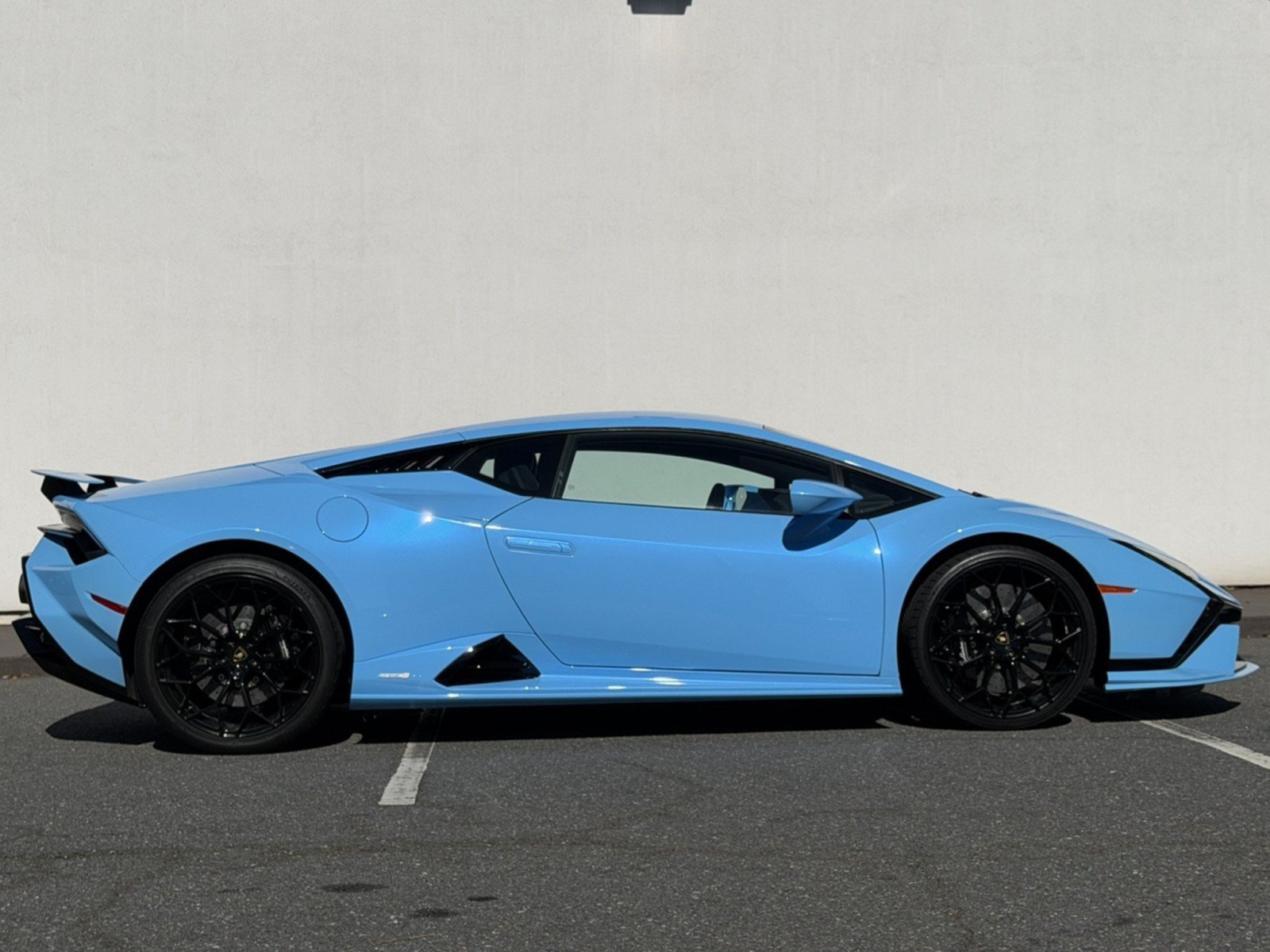 Used 2023 Lamborghini Huracan Tecnica RWD image 8