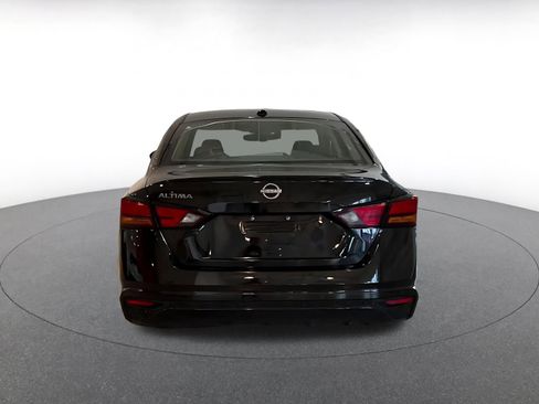 Used 2025 Nissan Altima 2.5 SV image 12