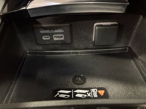 Used 2023 Buick Envision Avenir image 23