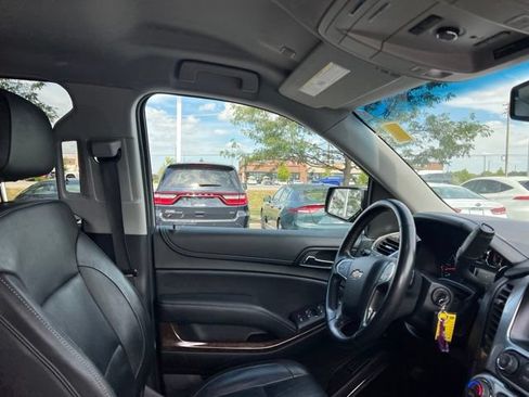 Used 2019 Chevrolet Suburban LT AWD/4WD image 39
