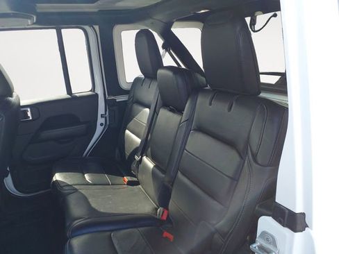 Used 2020 Jeep Wrangler Unlimited Sahara w/ LED Lighting Group AWD/4WD image 13