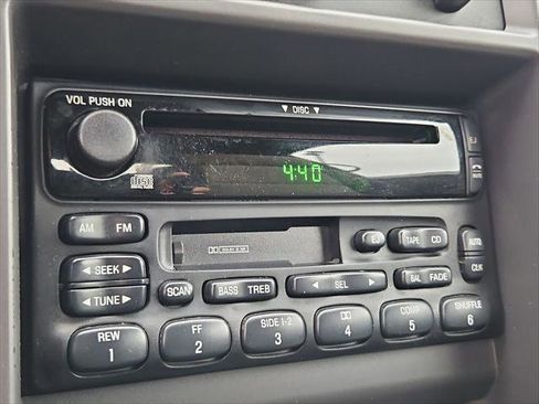 Used 2001 Ford Mustang 2dr Convertible Deluxe image 14