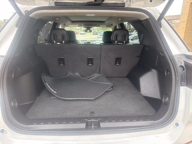 Used 2018 Chevrolet Equinox Premier FWD image 17