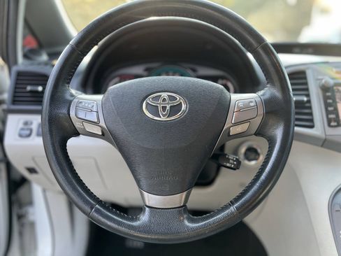 Used 2011 Toyota Venza AWD w/ Premium Pkg #2 image 17