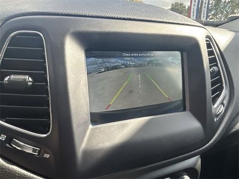 Used 2021 Jeep Compass Latitude image 6