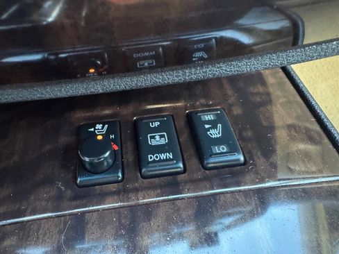 Used 2011 Nissan Maxima 3.5 SV w/ Premium Pkg image 16