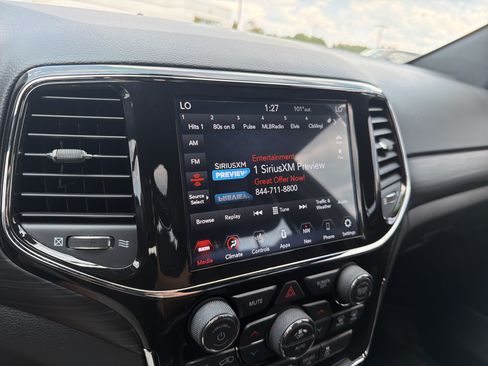 Used 2021 Jeep Grand Cherokee Laredo X RWD image 5