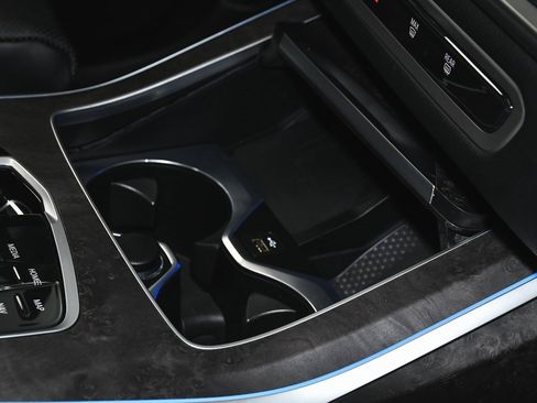 Used 2023 BMW X7 xDrive40i w/ M Sport Package image 74