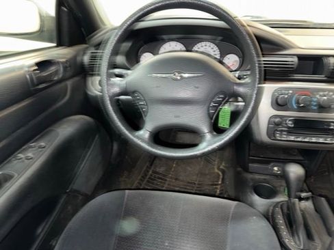 Used 2006 Chrysler Sebring GTC image 17