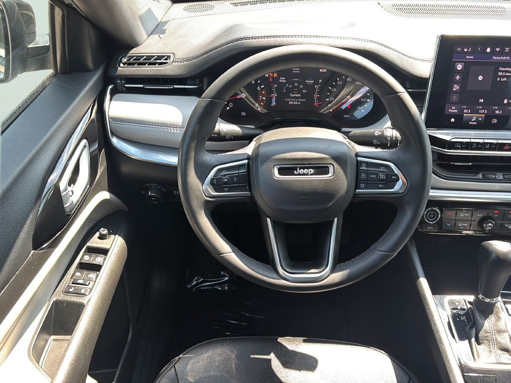 Used 2025 Jeep Compass Limited AWD/4WD image 18