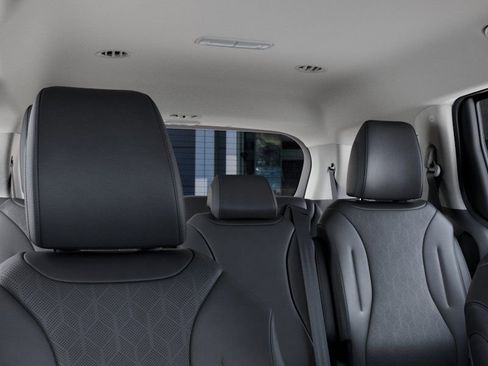 New 2026 Kia Carnival FWD image 34