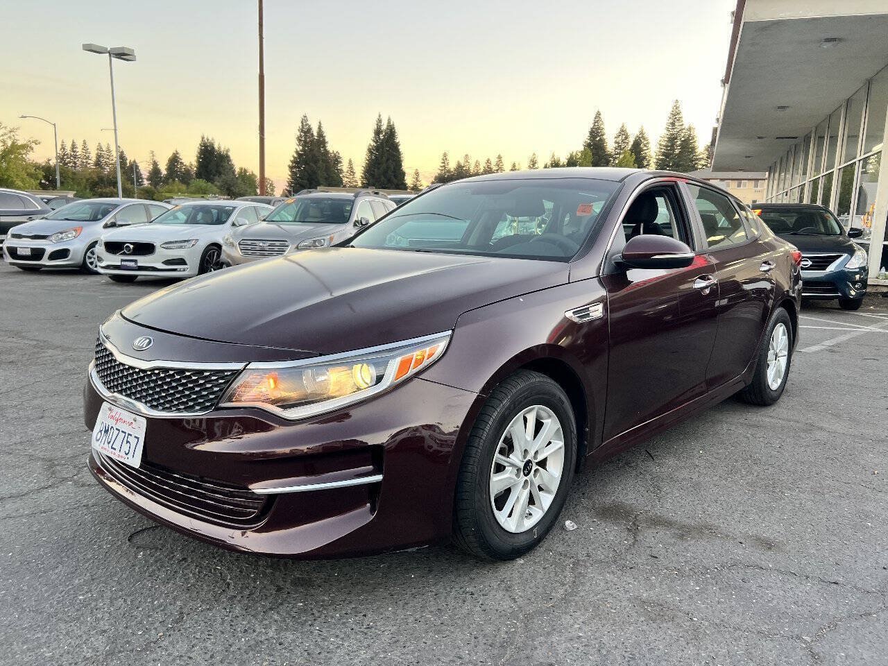 Used 2018 Kia Optima LX FWD image 4