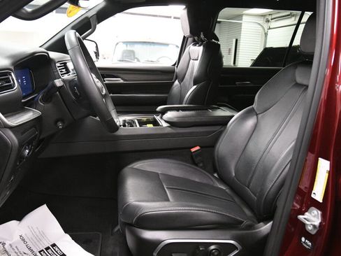 Used 2024 Jeep Wagoneer Series II image 10