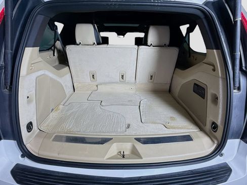 Used 2021 Cadillac Escalade ESV Premium Luxury w/ LPO, Radiant Package AWD/4WD image 28