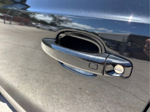 Used 2017 Audi Q3 2.0T Premium w/ Convenience Package AWD/4WD image 16