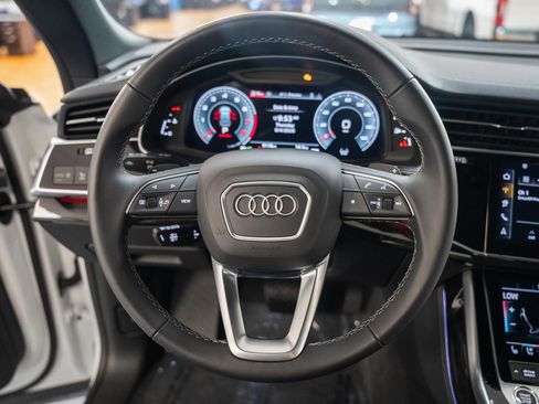Used 2025 Audi Q8 Premium Plus AWD/4WD image 33