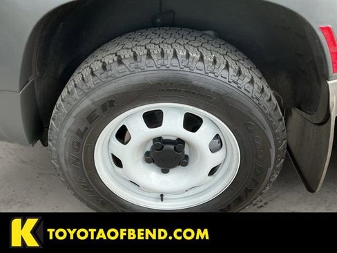 Used 2022 Land Rover Defender 90 image 13