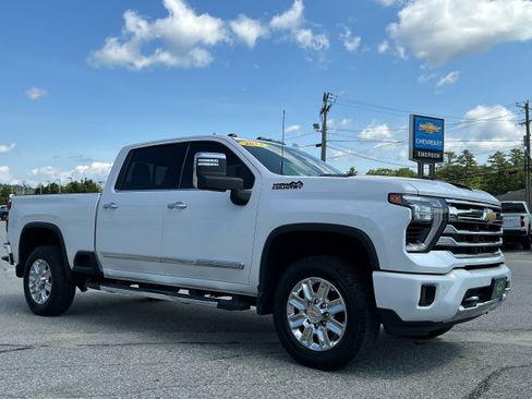 Certified 2024 Chevrolet Silverado 3500 High Country w/ LPO, Dark Essentials Package AWD/4WD image 2