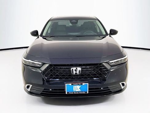 Used 2025 Honda Accord Touring image 2