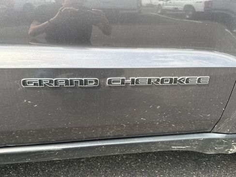 Used 2018 Jeep Grand Cherokee Limited w/ Trailer Tow Group IV image 14