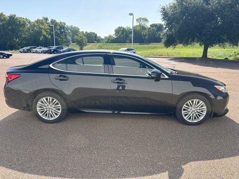 Used 2015 Lexus ES 350 w/ Luxury Package FWD image 18