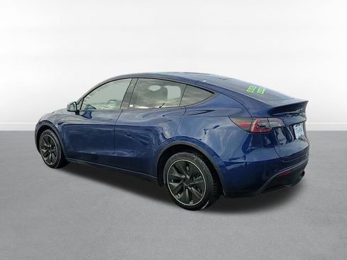 Used 2022 Tesla Model Y Long Range image 5