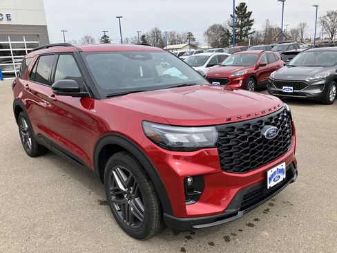 New 2026 Ford Explorer ST-Line w/ ST-Line Street Pack AWD/4WD image 4