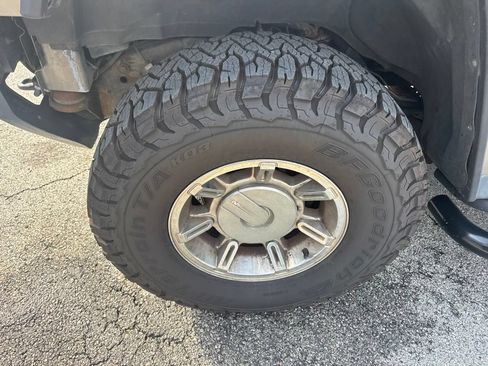 Used 2003 HUMMER H2 w/ Preferred Equipment Group AWD/4WD image 6