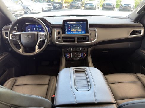 Used 2024 Chevrolet Tahoe Z71 w/ Luxury Package AWD/4WD image 17