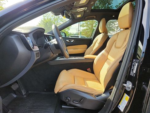 Certified 2023 Volvo XC60 B6 Ultimate w/ Climate Package AWD/4WD image 13
