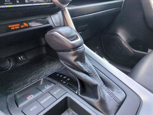 Used 2019 Toyota RAV4 XLE Premium FWD image 12