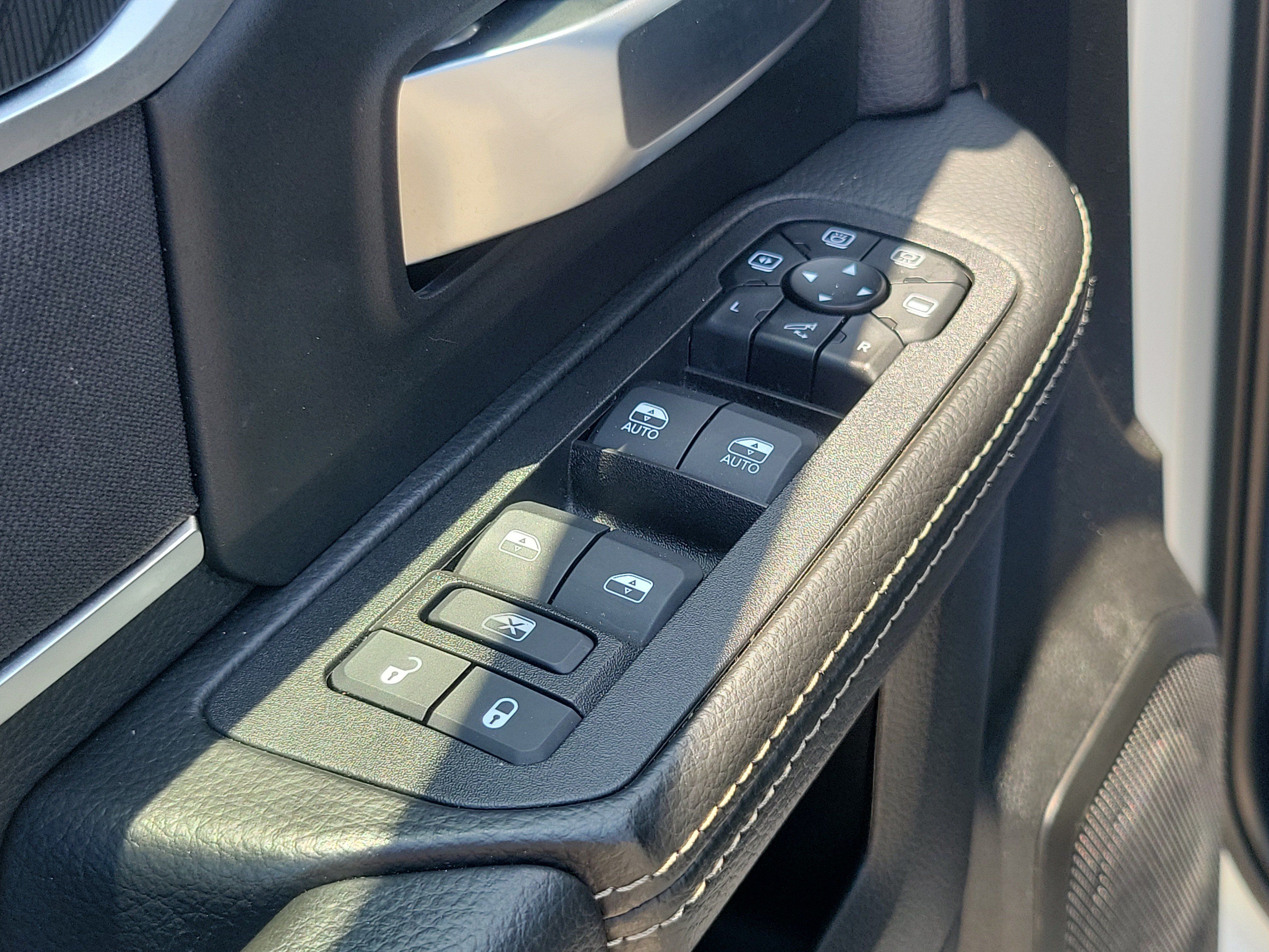 Used 2025 RAM 2500 Big Horn AWD/4WD image 15