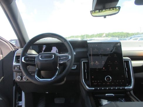 New 2026 GMC Yukon Denali w/ Denali Reserve Package AWD/4WD image 16