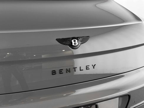 Used 2025 Bentley Flying Spur Plug-In Hybrid AWD/4WD image 48