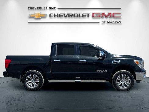 Used 2017 Nissan Titan SL AWD/4WD image 2