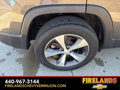 Used 2022 Jeep Cherokee Limited w/ Mopar Interior Package image 52