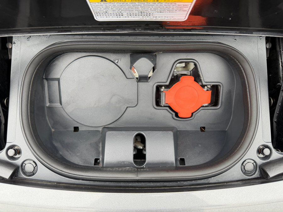 Used 2020 Nissan Leaf S w/ Protection Package FWD image 39