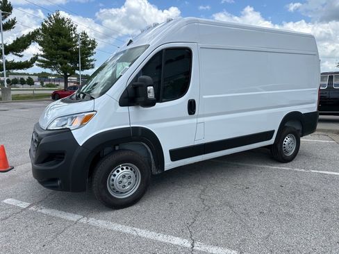 New 2025 RAM ProMaster 2500 w/ Convenience Group image 15