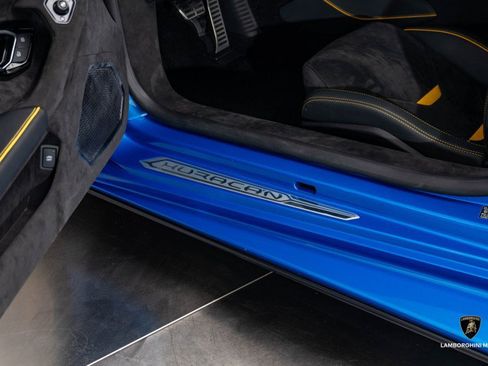 Used 2023 Lamborghini Huracan Tecnica image 29