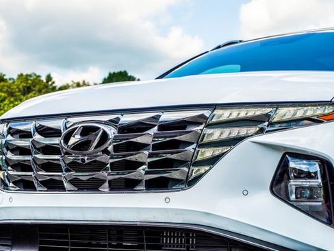Used 2024 Hyundai Tucson Limited AWD/4WD image 2