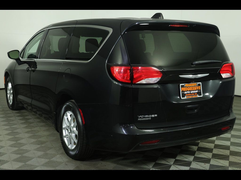 Used 2023 Chrysler Voyager LX FWD image 16