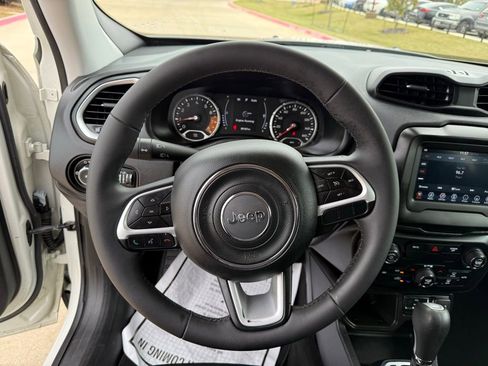 Used 2019 Jeep Renegade Latitude image 15